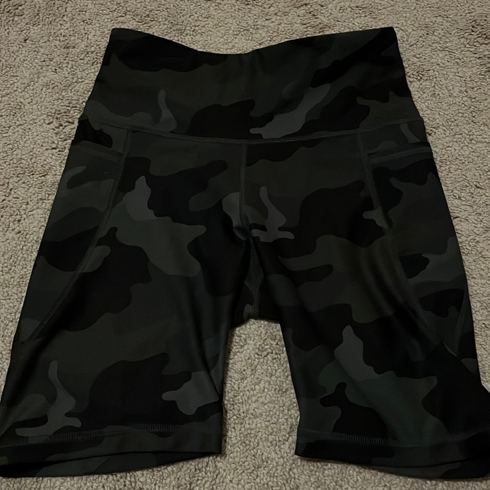 Camo biker shorts